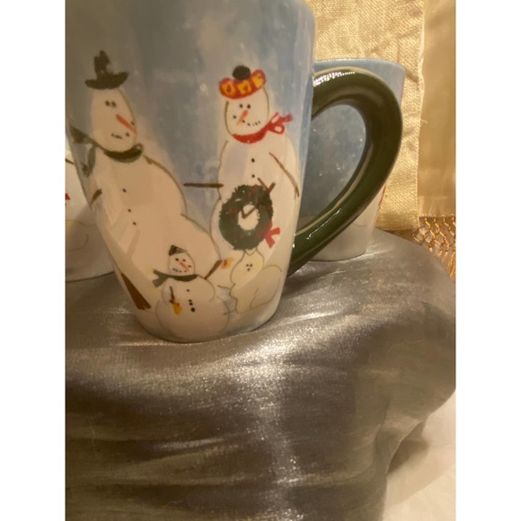 Oneida, Set of 4 Christmas/Snowman/Holiday Mugs/Cups. Two designs of Snow Family - Picture 15 of 15
